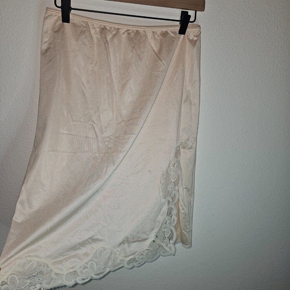 Skirt - Picture 2 of 9